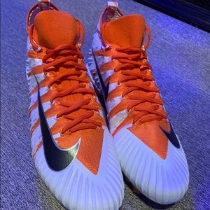 NIKE ALPHA MENACE ELITE FOOTBALL CLEATS